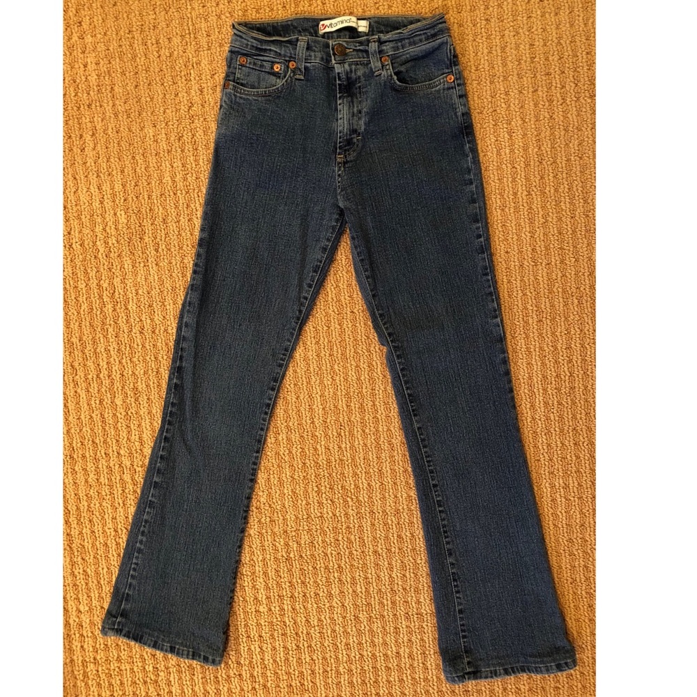 Faded wash jeans w/flair cut